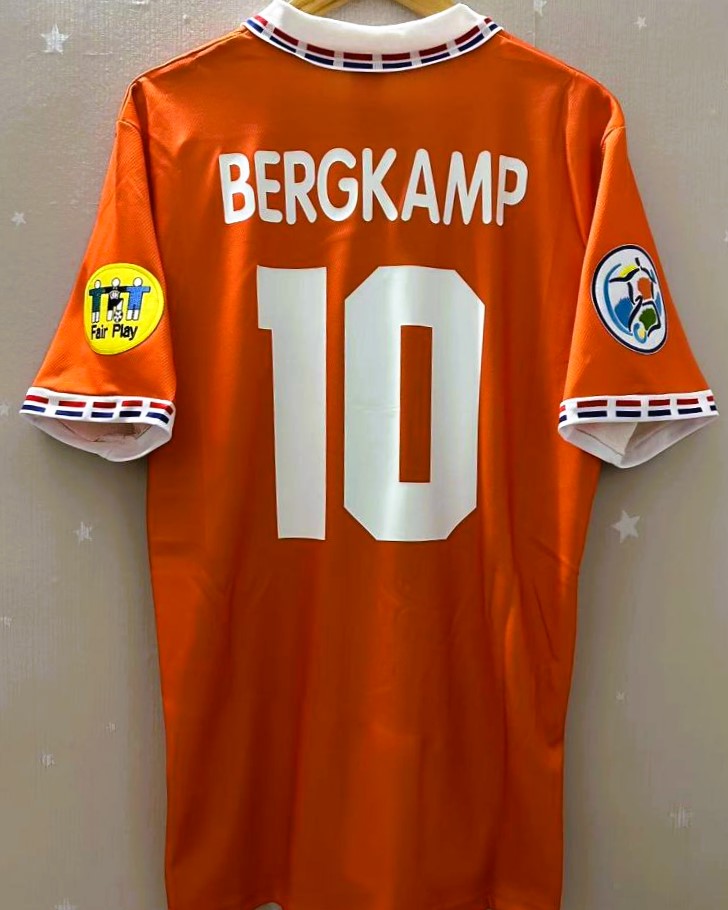 DENNIS BERGKAMP 1996-97 (Wave)