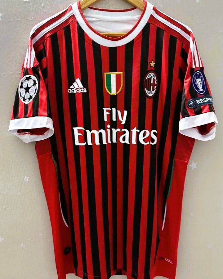 ZLATAN IBRAHIMOVIC 2011-12 (Mil)
