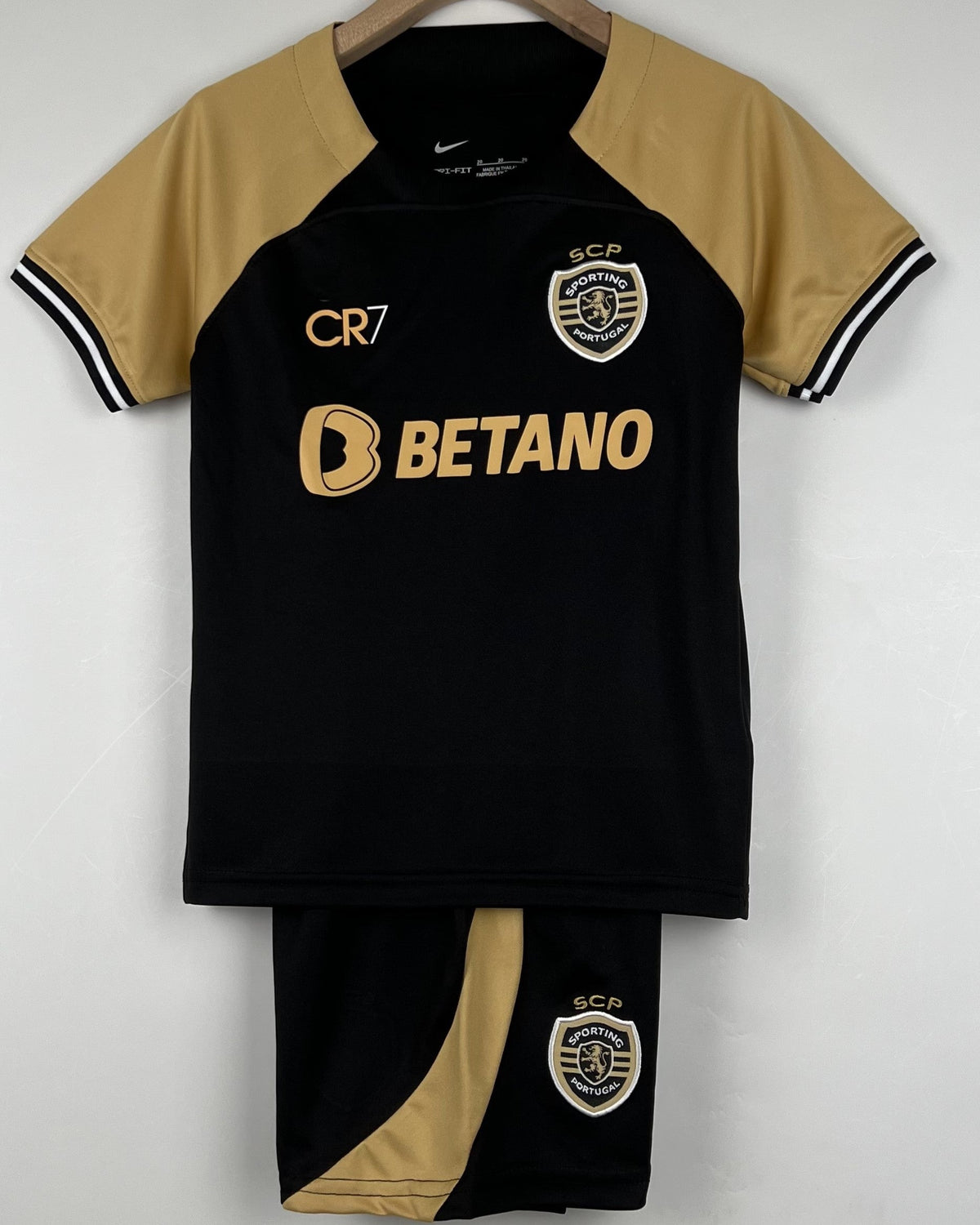 Sporting CP kids' kit