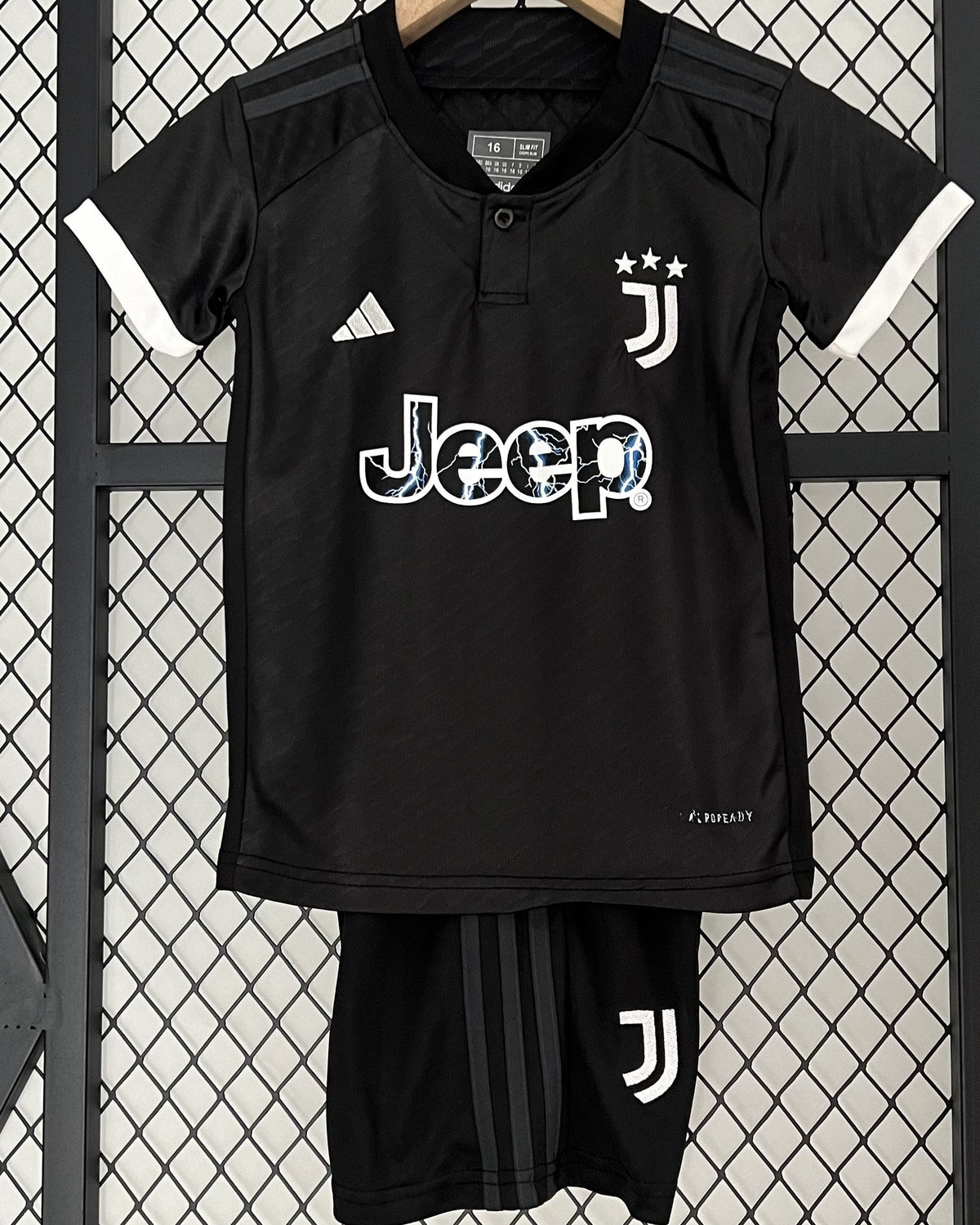 JUVENTUS Kids' kit