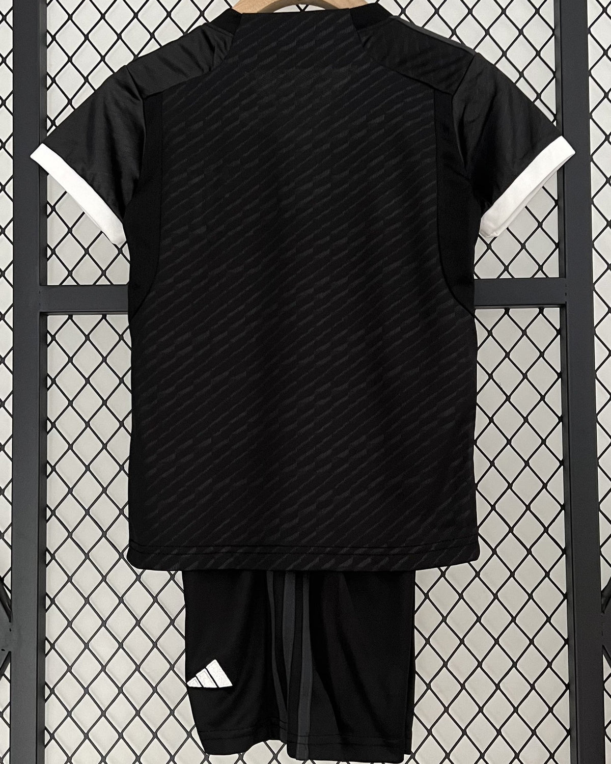 JUVENTUS Kids' kit
