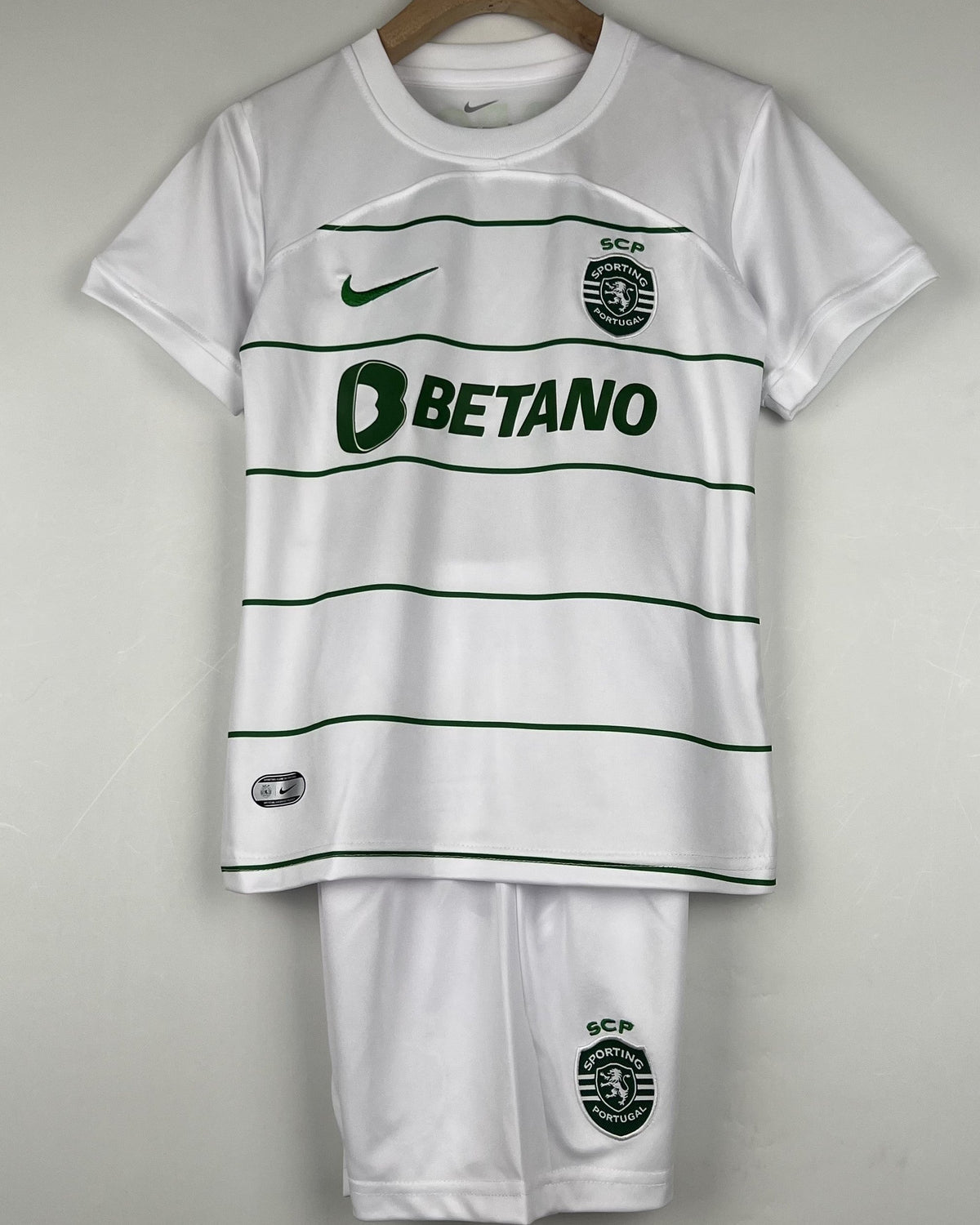 Sporting CP kids' kit