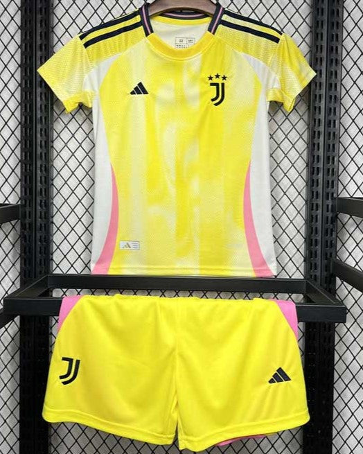 JUVENTUS Kids' kit
