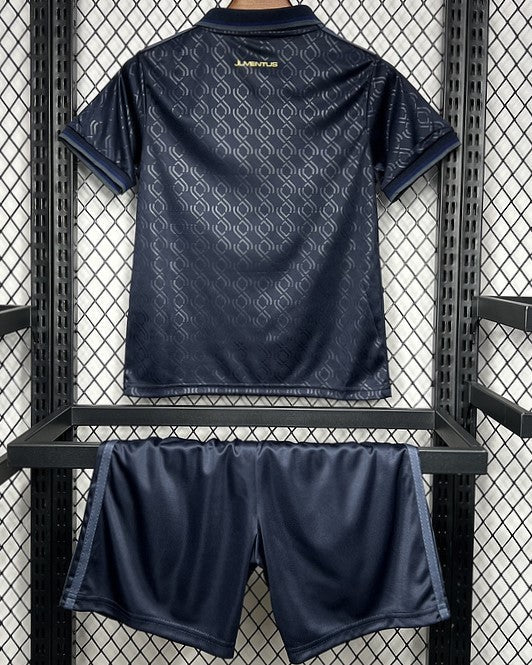 JUVENTUS Kids' kit