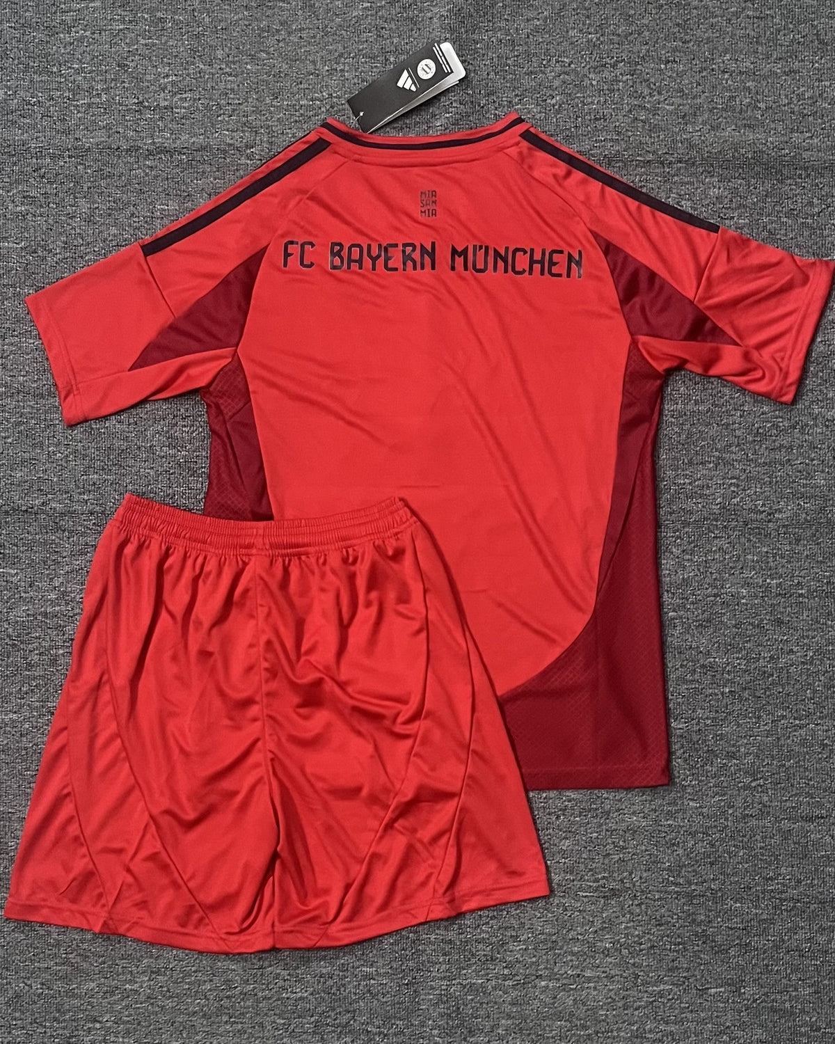 BAYERN MUNICH Adult Kit
