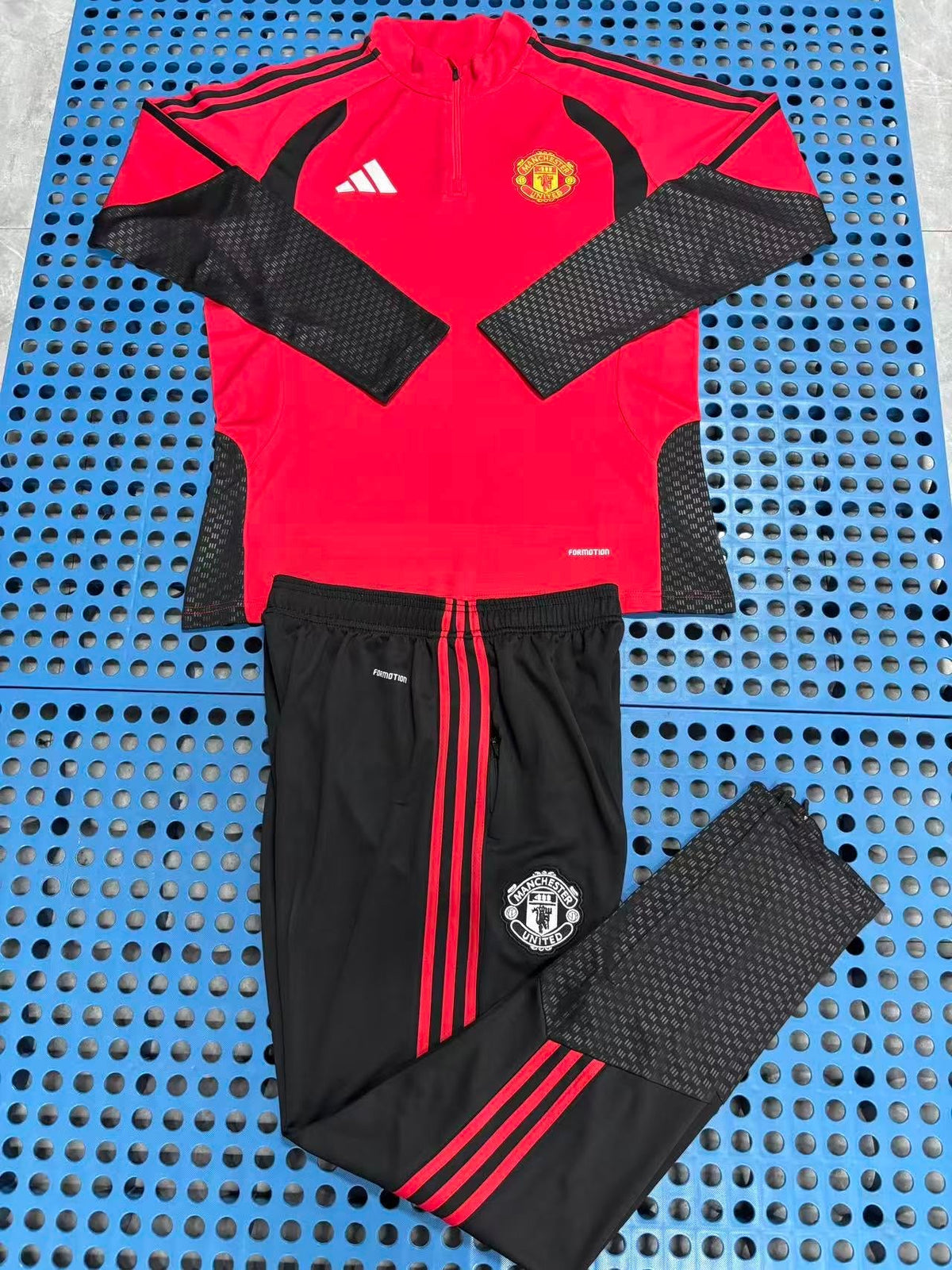 Manchester United 2026/27  Tracksuit